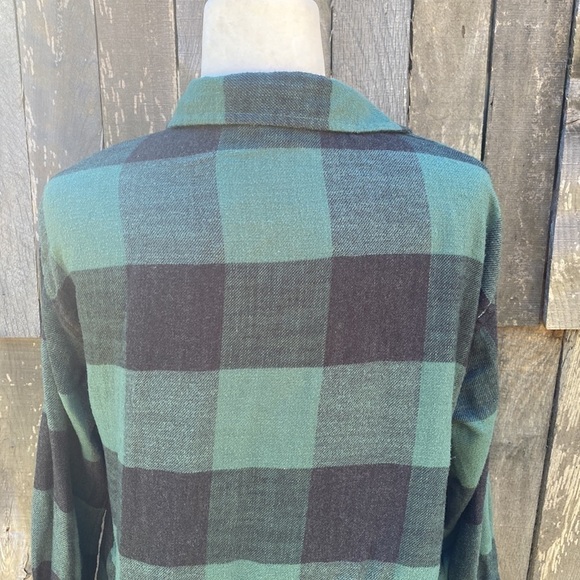 𝅺american Eagle Flannel Button Down Top size XS - Picture 8 of 9
